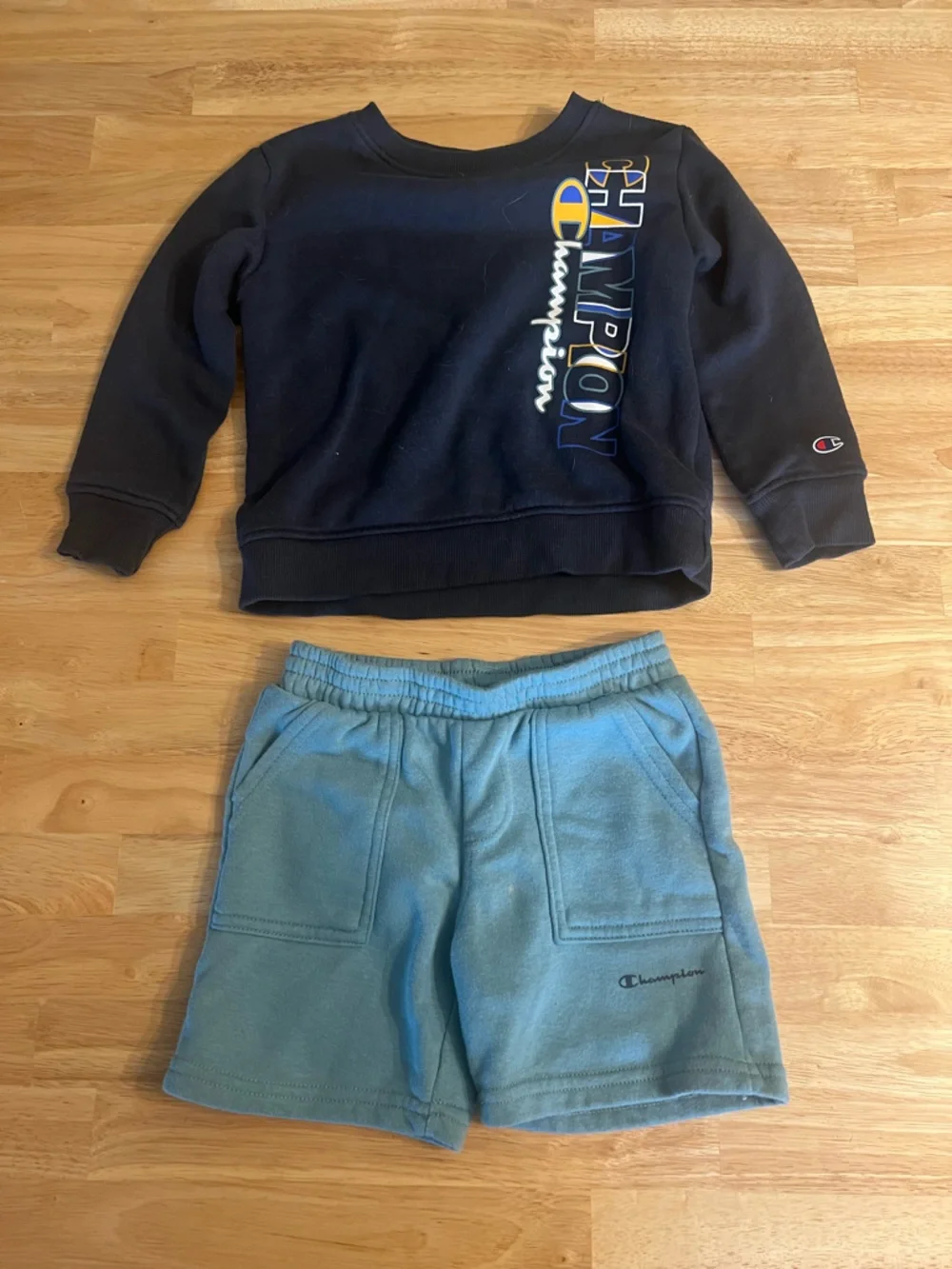 Champion set - Picture 1 of 2